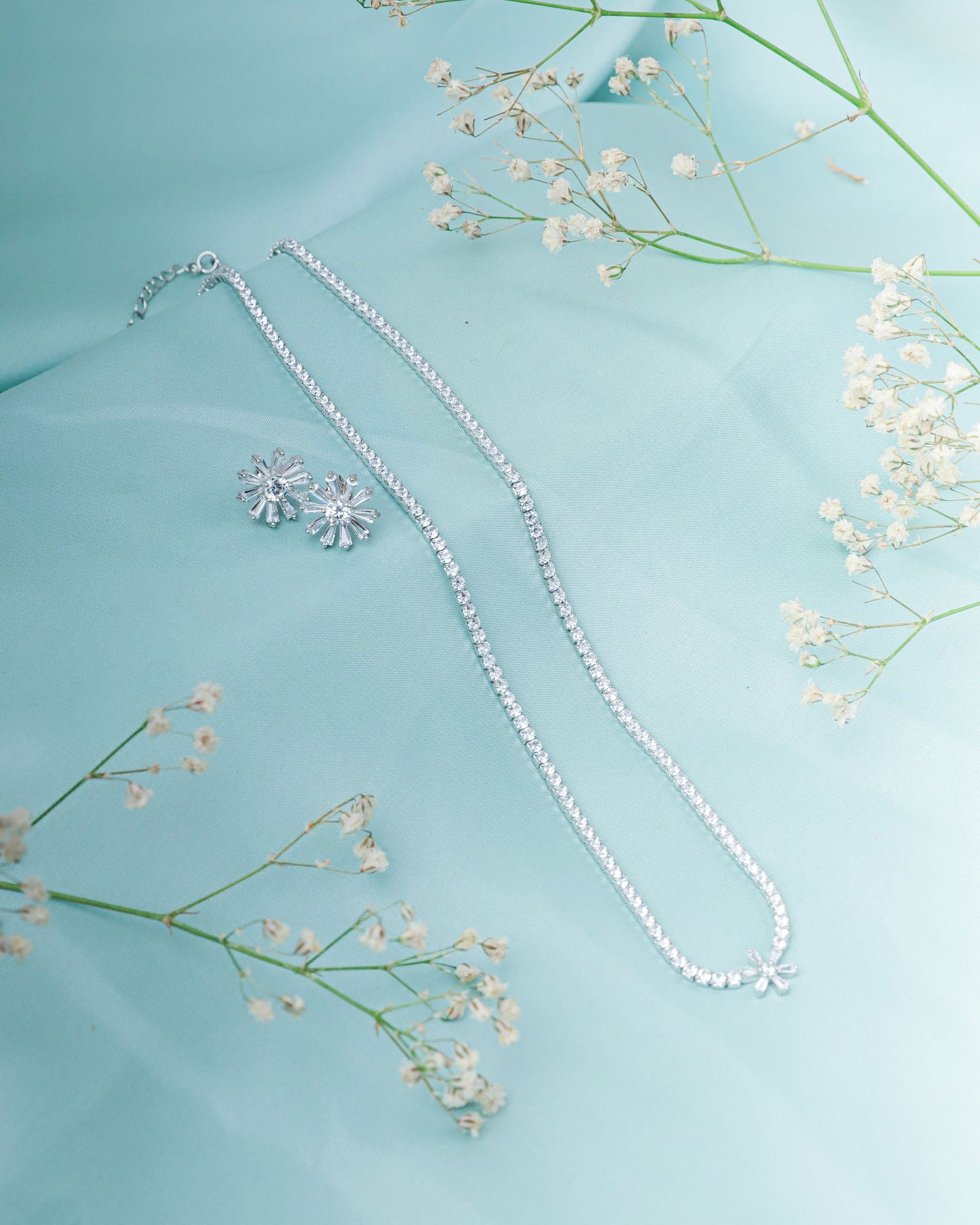 Daisy Necklace and Earrings - Prata