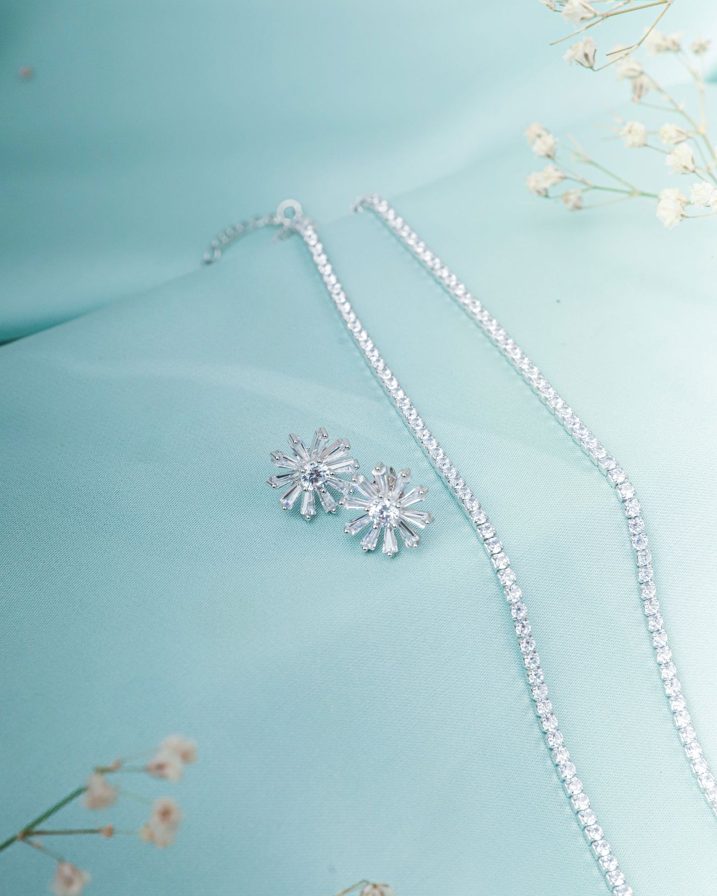 Daisy Necklace and Earrings - Prata